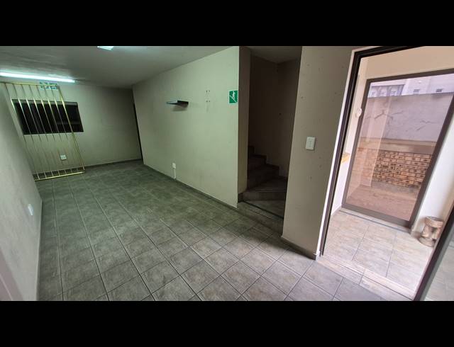 290M² WAREHOUSE FOR SALE IN APEX